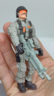 Lanard The Corps 4'' Action Figure Austin Buckshot Colt - Figure & rifle 2013