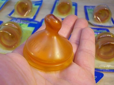 2 pcs Gerber - NUK -size 2 Orthodontic Nipples, babies 6-18 month, new from 1992