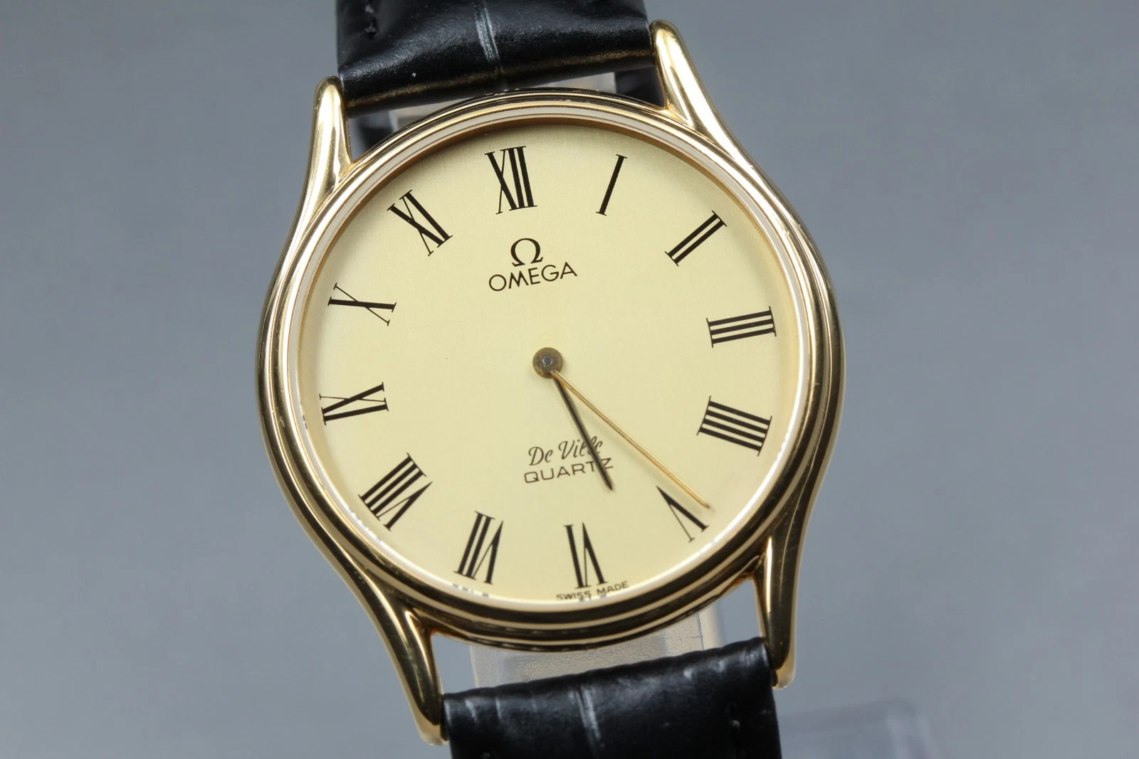 Omega — Vintage 1980 *N MINT* OMEGA De Ville Cal.1365 Gold Roman Quartz Mens Watch JAPAN