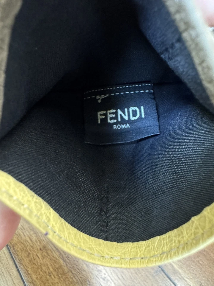 FENDI Baguette 灰色和黄色粒面皮革卡片盒钱包式盒和防尘袋 — 第 4/4 张图片