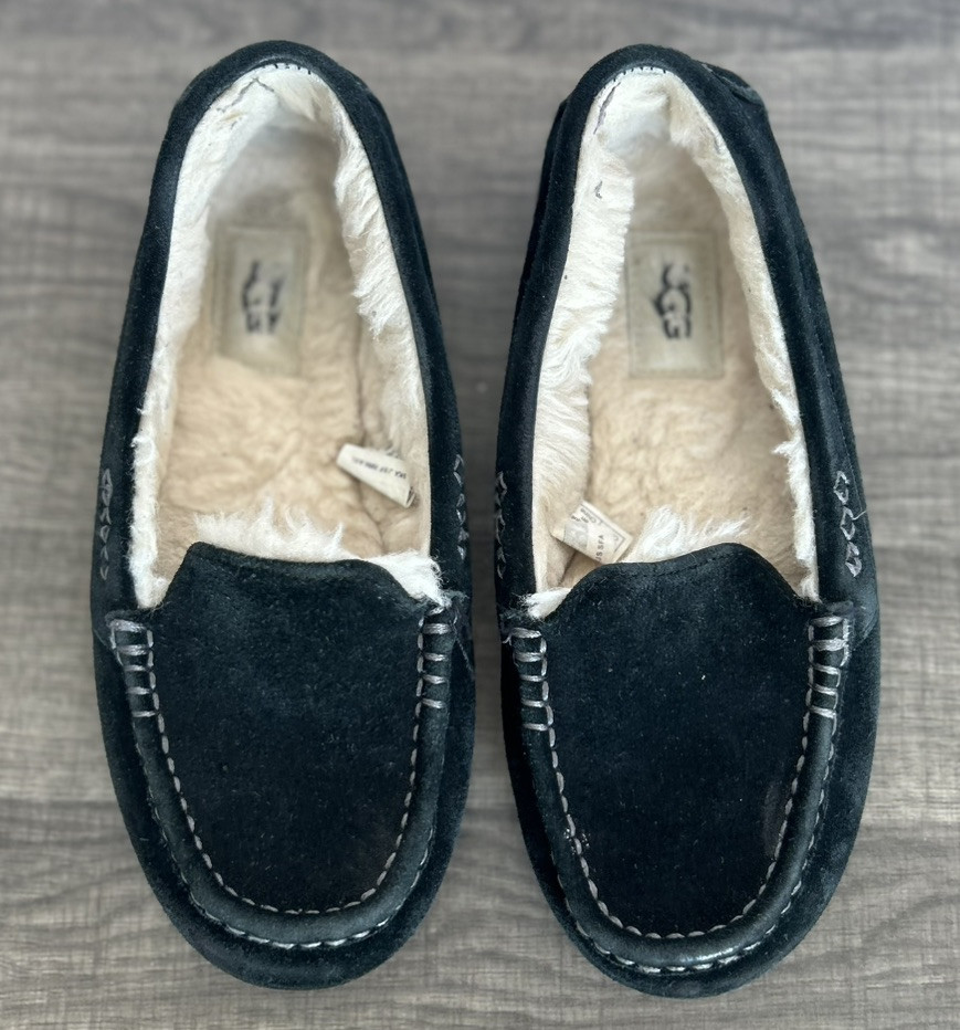 UGG Womens Black Suede Sherpa-Lined Slip-On Moccasin Size 7 EUC