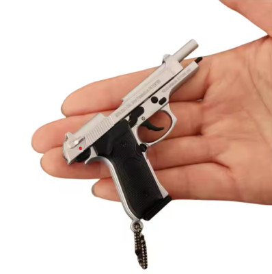 Waffen Schlüsselanhänger Mini Beretta 92F - Metallmodell mit beweglichem Schieber & abnehmbarem Mag