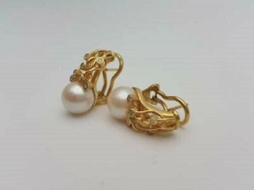 Aretes solitarios de perlas blancas de corte redondo de 3 quilates para mujer con acabado de oro amarillo de 14 quilates Foto 3 de 3