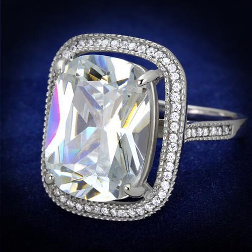 Sparkling Ladies Emerald Ring in Sterling Silver with 15ct CZ Stones S391