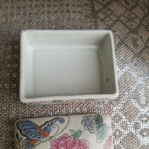 Vintage Chinese Multicolored Ceramic Lidded Trinket Jewelry Box Flowers - Picture 5 of 11