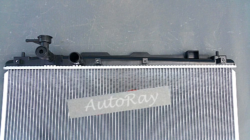 Radiador para Toyota Rav4 2.0L 2.4L L4 4Cyl 01-05 Auto Manual 02 03 04 2005 Foto 2 de 4