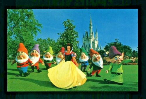 Postcard Disney World Snow White and the Seven Dwarfs Love and Laughter. I2