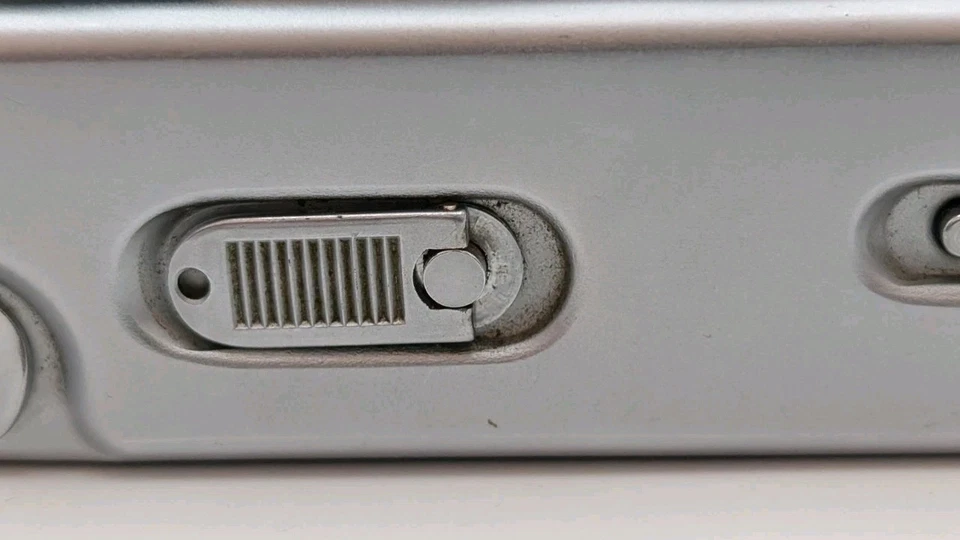 Vintage Voigtlander Vitessa Ultron 50mm f/2 Lens Rangefinder Camera [Parts] - Image 4 of 4