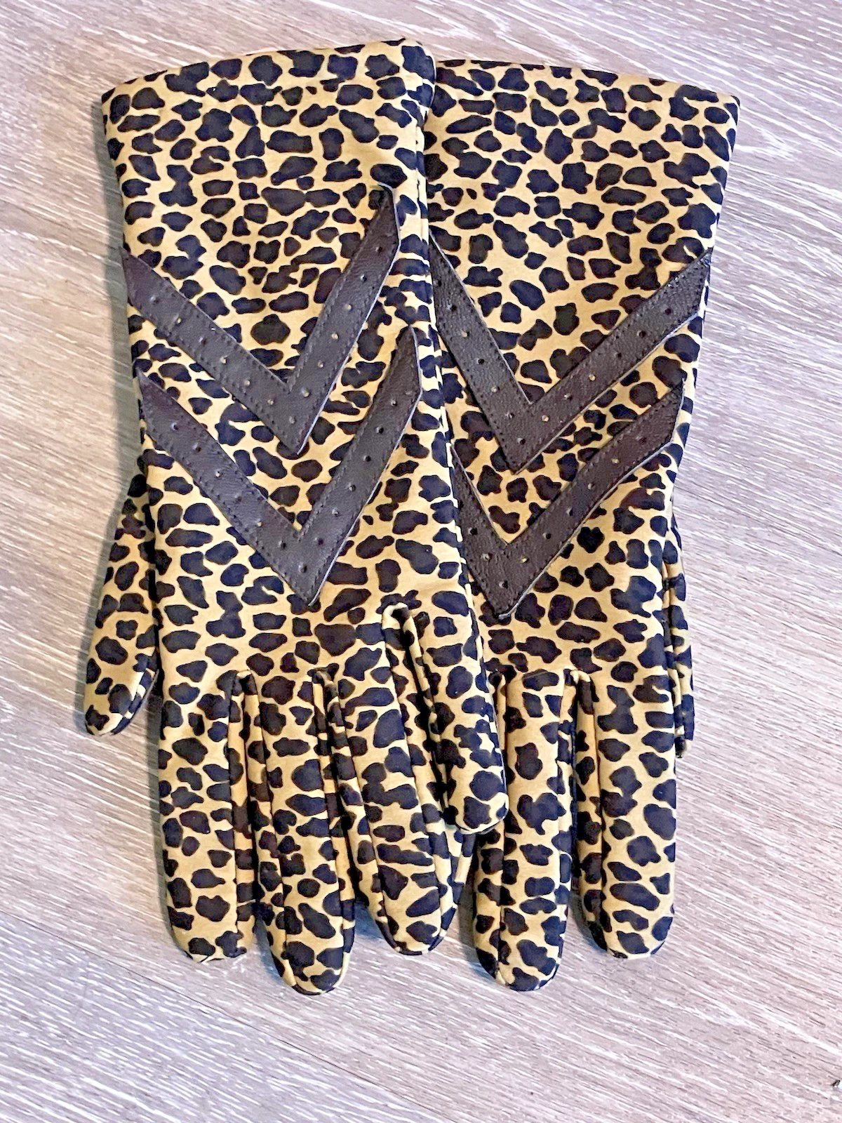 Vintage Leopard Print Driving Gloves Thinsulate Lined Chevron Detail Retro Chic