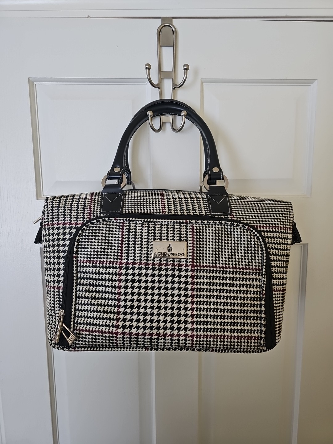 London Fog Carry Luggage/Large Handbag PlaidBlack/White/marr