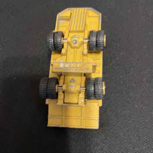 The ERTL Co. International Harvester Hydraulic Earth Mover Dump Truck 110-0002 - Picture 6 of 12