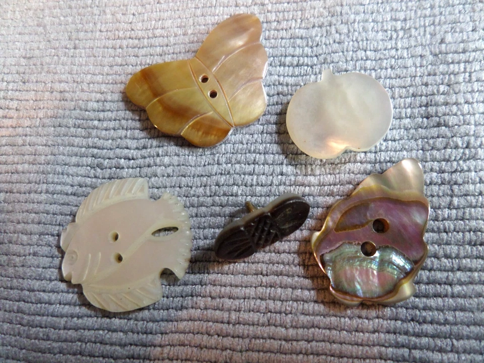 5 винтажных реалистичных пуговиц из перламутровой раковины для швабры рыбы бабочки банта яблока - Изображение 2 из 4