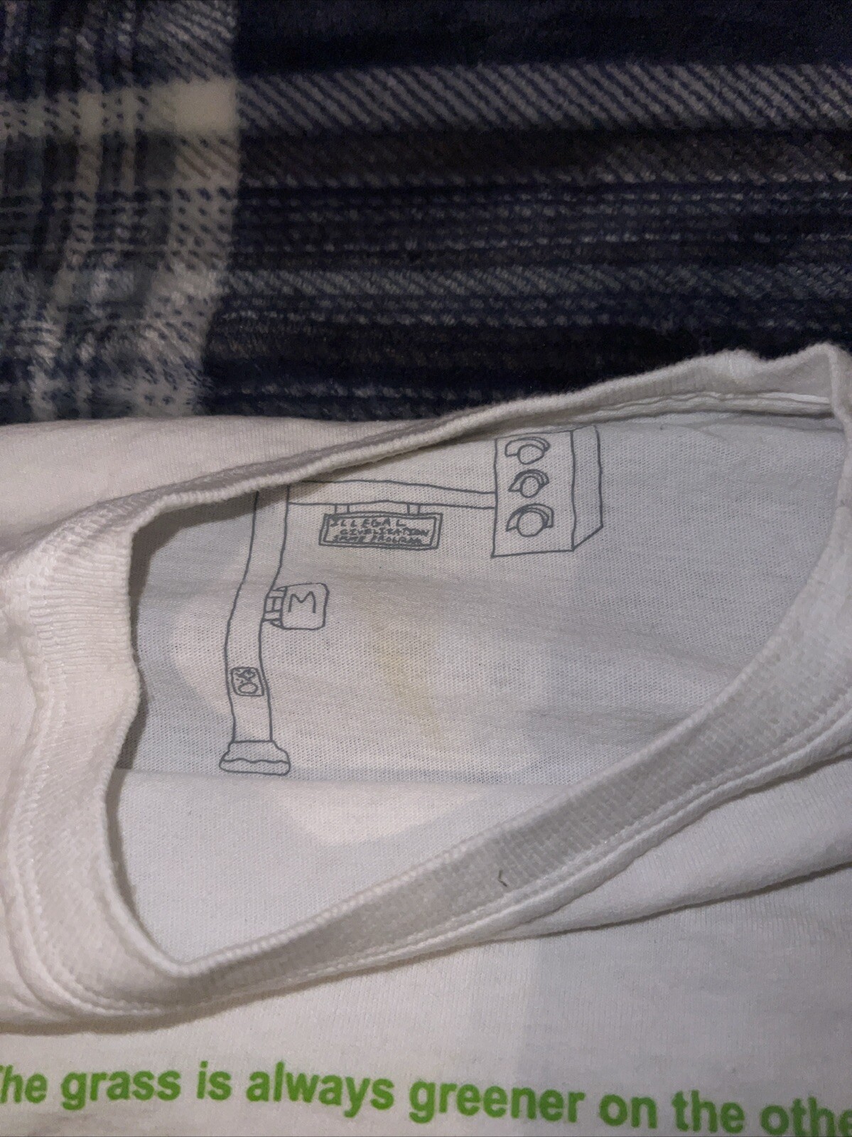 T shirt civiltà illegale erba è sempre più verde dall'altra parte taglia media