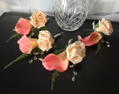 WEDDING FLOWERS FOUR x PEACH/IVORY FOAM CALLA LILY BRIDAL CORSAGE BUTTONHOLES. - Picture 9 of 9