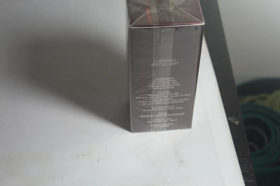 Original Formula Escada Sentiment Pour Homme Eau De Toilette Spray - 1,7 oz 50 ml Foto 2 de 3