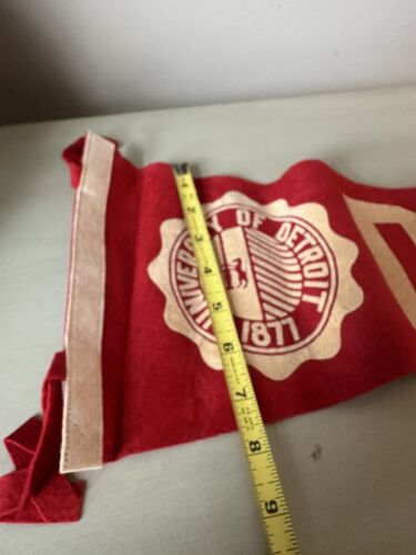 Vintage University Of Detroit Wool Or Felt Pennant Flag - Picture 7 of 11