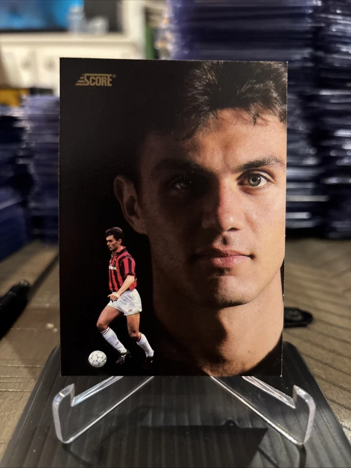 Cartão de futebol PAULO MALDINI 1991-92 pontuação italiana novato controle remoto AC MILAN #424 QUASE PERFEITO+ - Imagem 3 de 4