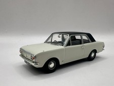 Vanguards Corgi 1:43 Ford Cortina MkII GT Ermine White & Black VA04100