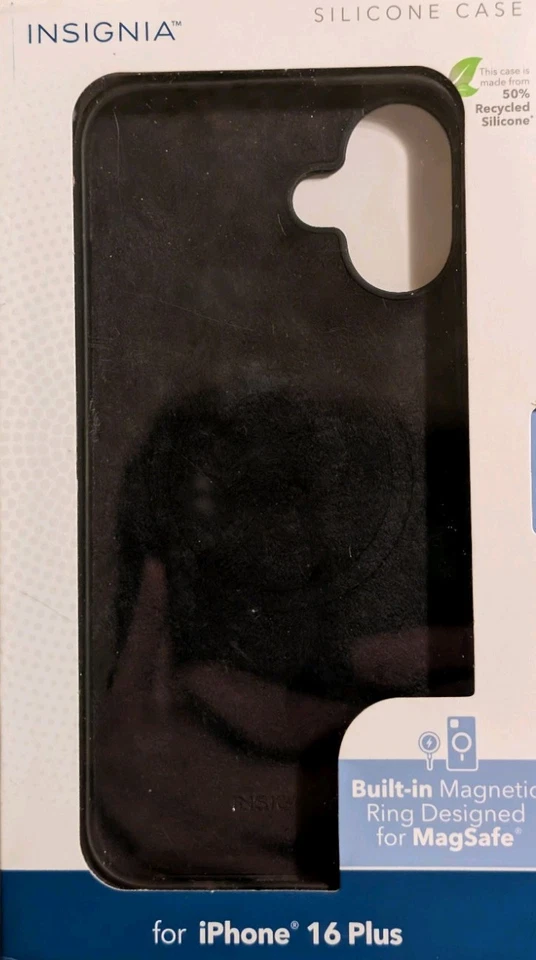 Funda protectora para teléfono iPhone 16 Plus negra insignia de silicona sin anillo MagSafe Foto 3 de 3