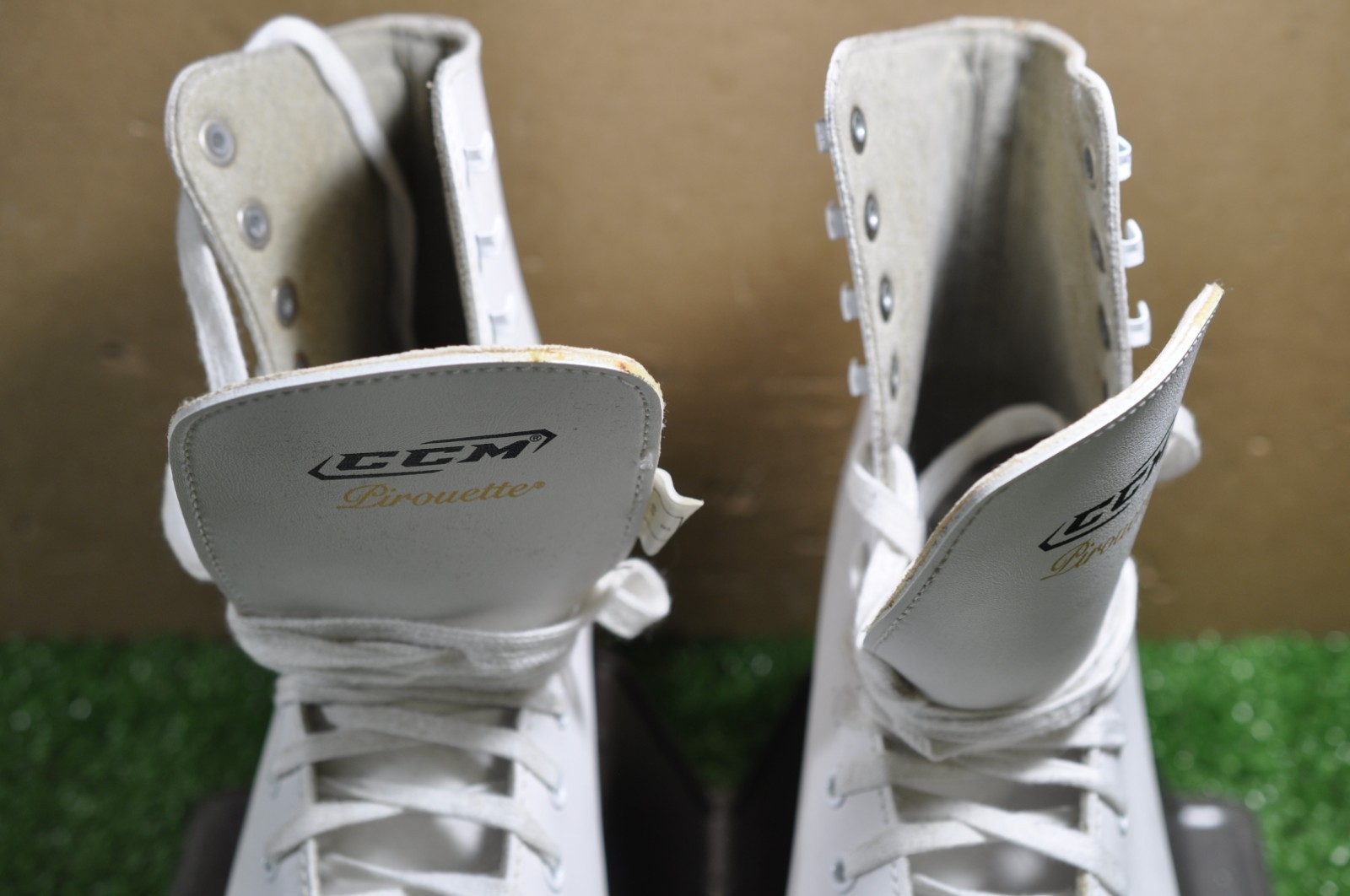 CCM Pirouette CS skate size 8 womens ice figure skates VGC #206