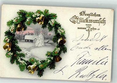 38104512 - Einsames Haus in der Daemmerung zu Neujahr in einem Kranz aus