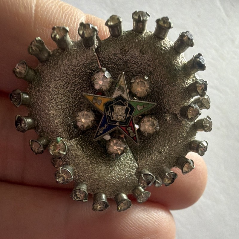 Order of the Eastern Star Heart Rhinestone Silver Tone Pin Brooch