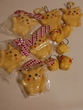 Vintage Pokemon Pikachu Keychain Rubber Yellow Key Ring/coin holder Lot of 11