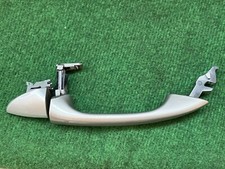 Mercedes W209 CLK T&uuml;rgriff au&szlig;en  Links  Fahrert&uuml;r Cubanitsilber 723 Griff