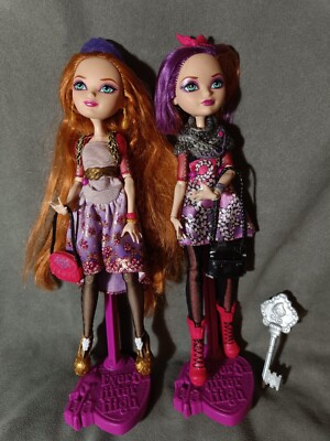 EVER AFTER HIGH - Muñecas HOLLY & POPPY O´HAIR ''FIRST CHAPTER'' con stands/peine