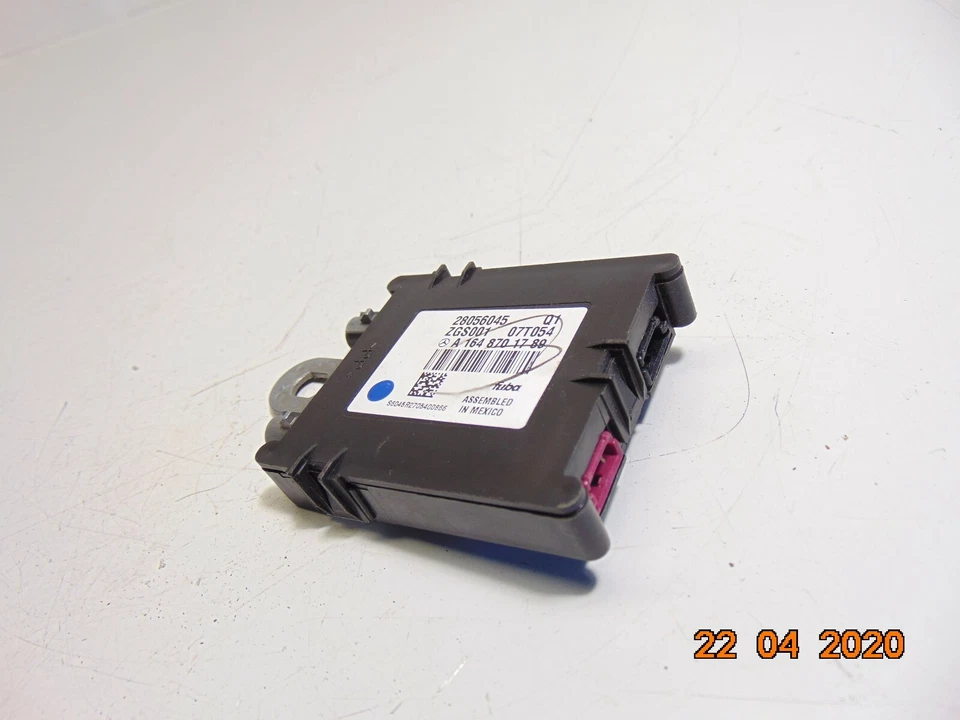 Mercedes Classe Gl X164 Antenna Amplificatore A1648701789 Usato 2008 - Immagine 2 di 4