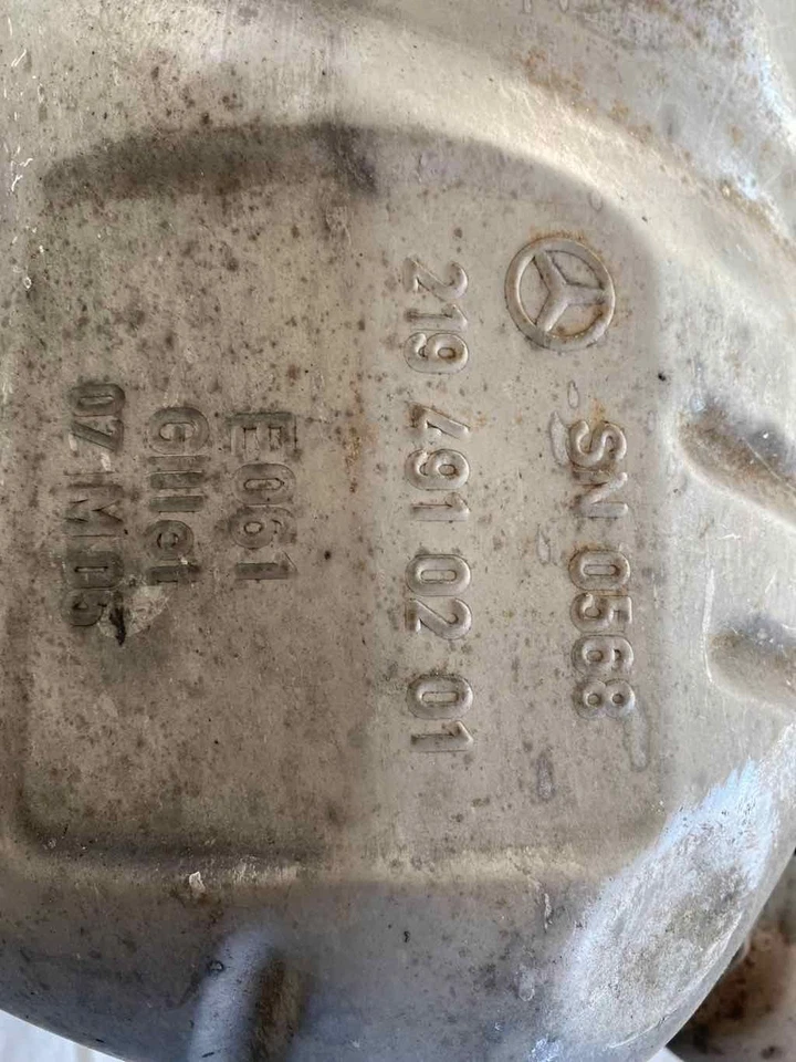 2007 - 2009 MERCEDES BENZ CLS550 Exhaust Muffler Pipe Rear Left 2194910201 - Image 2 of 4