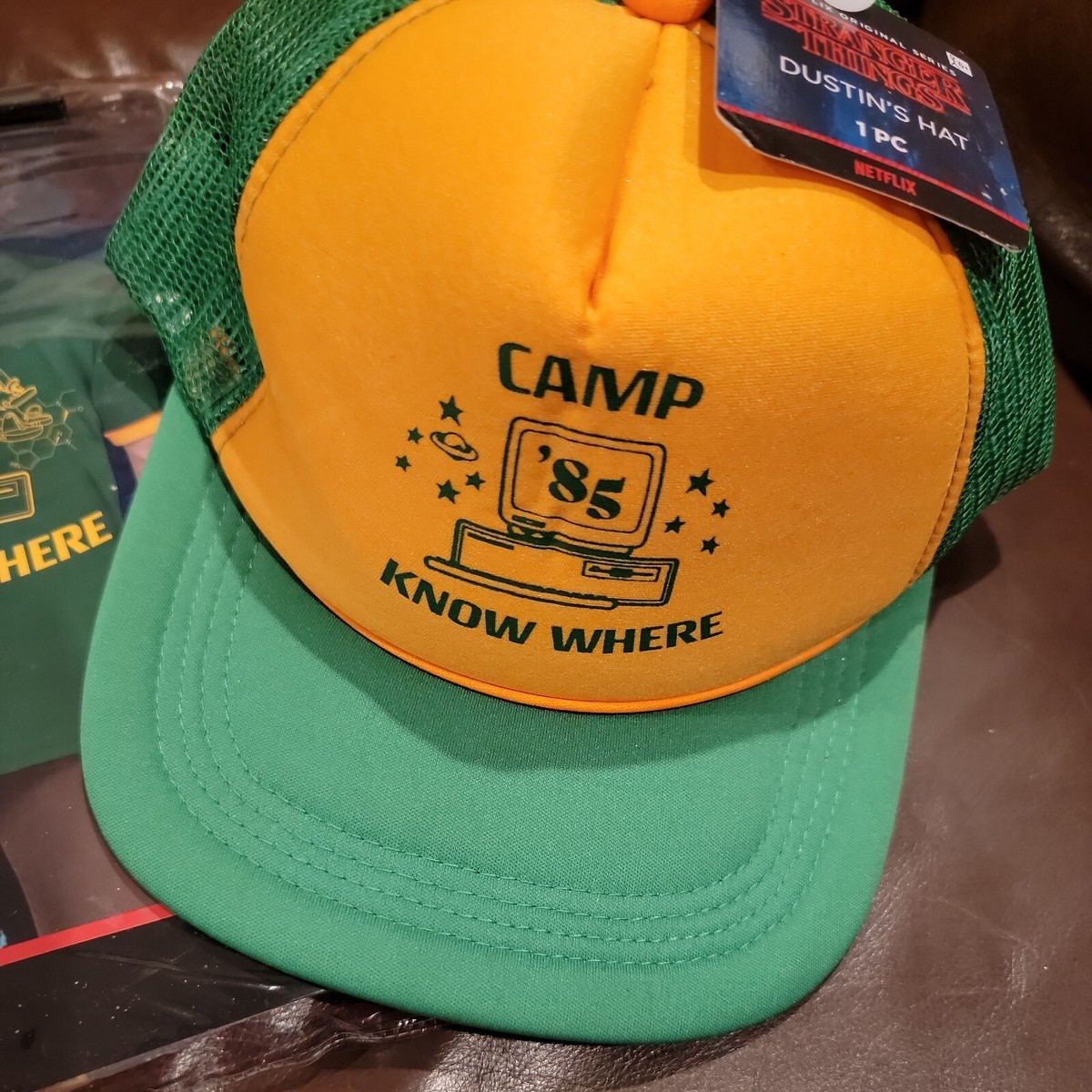 Stranger Things Dustin Henderson Camp Know Where T-Shirt Hat Adult Small  Medium