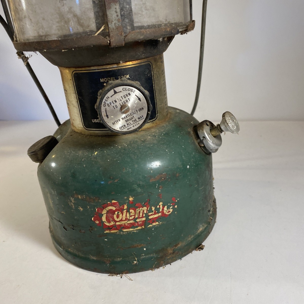 Gently Used Vintage Coleman 11/79 Model 220K195 2 Mantle Green