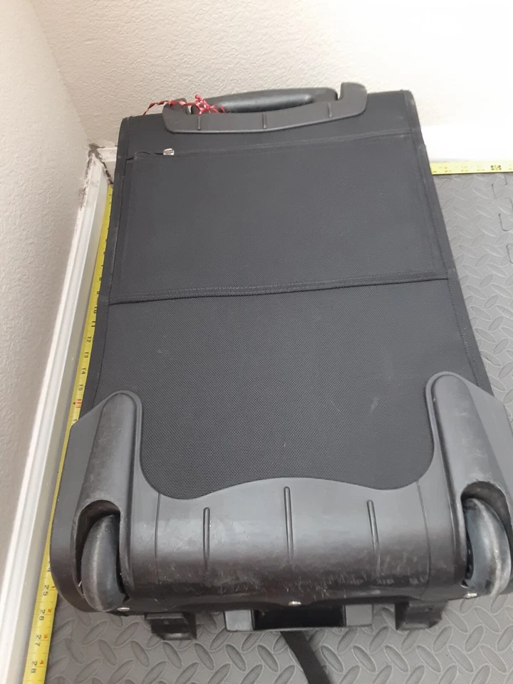 Maleta de equipaje Kenneth Cole Reaction Softside negra 20 pulgadas #S199 Foto 4 de 4