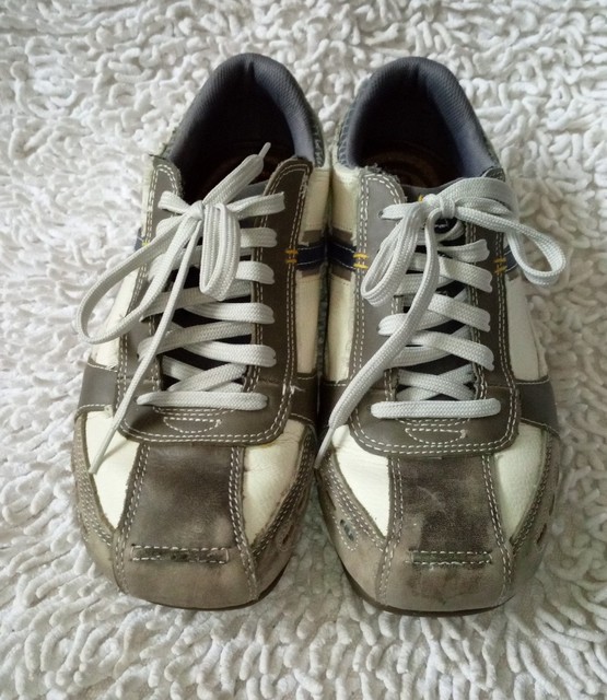 relaxed step skechers