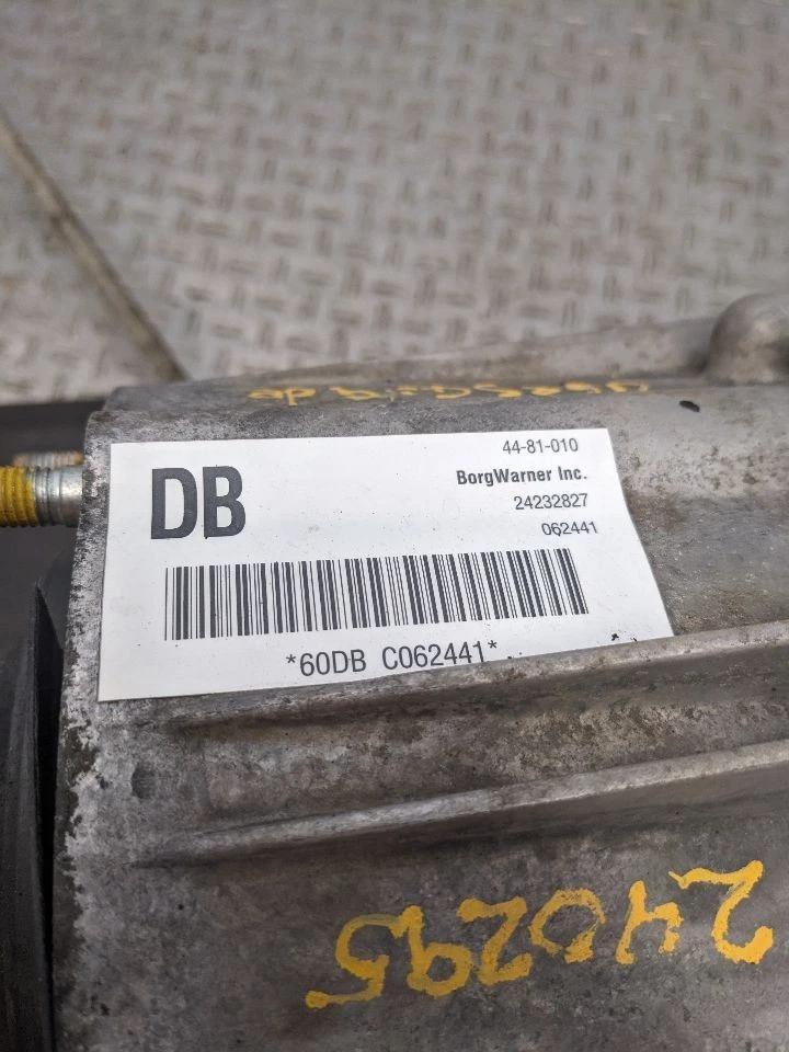 Estuche de transferencia Opt NR3 compatible con 03-06 ESCALADE 1139687 Foto 3 de 4