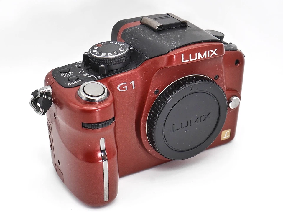 Panasonic LUMIX DMC-G1 12.1MP Digital Camera - Red ( 45-200 Lens INCLUDED ), photo 1 of 5
