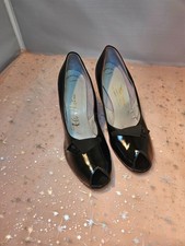 Vintage 1940's Tempest Last Black Leather Pumps size 7 1/2 with 2 1/2 " heel