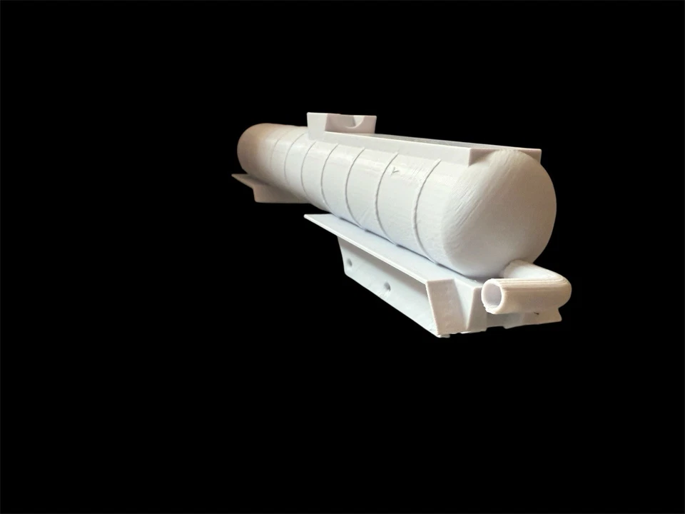 1/32 Scale Tri Axle Manure Trailer - Image 2 of 3