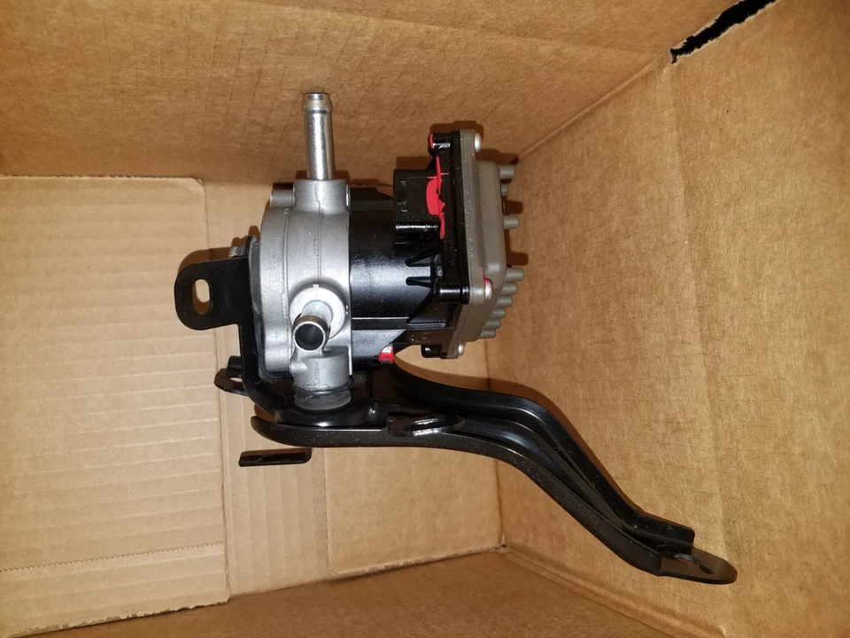 Bomba enfriador de aceite transmisión híbrida Lexus HS250 2010 2011 2012 OEM 35300-75010 Foto 3 de 4