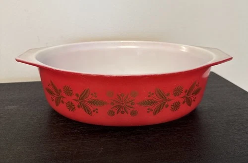 Vintage Pyrex 045 Oval Casserole #33 Golden Poinsettia Christmas Red 2.5 Quart