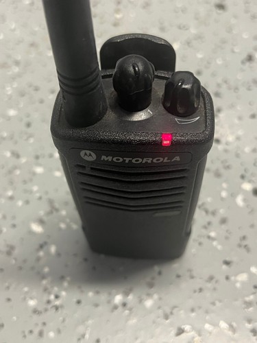Motorola RDV2020 VHF Business Two-Way Radio RV2020BKF2BA w/Battery & Antenna - Zdjęcie 7 z 9