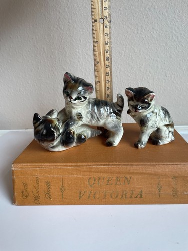 Three Vintage Playing Kittens Ceramic Figurine Gray Tabby Stripe - Picture 5 of 9