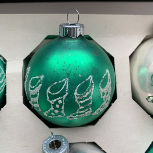 Vintage Lot Shiny Brite Ornaments 8 Santa Stockings Night Before Christmas - Picture 3 of 14