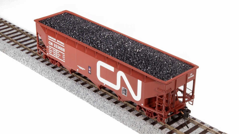 Broadway Limited 7381 HO Scale CN AAR 70-Ton Triple Hopper #323688 - Image 3 of 4
