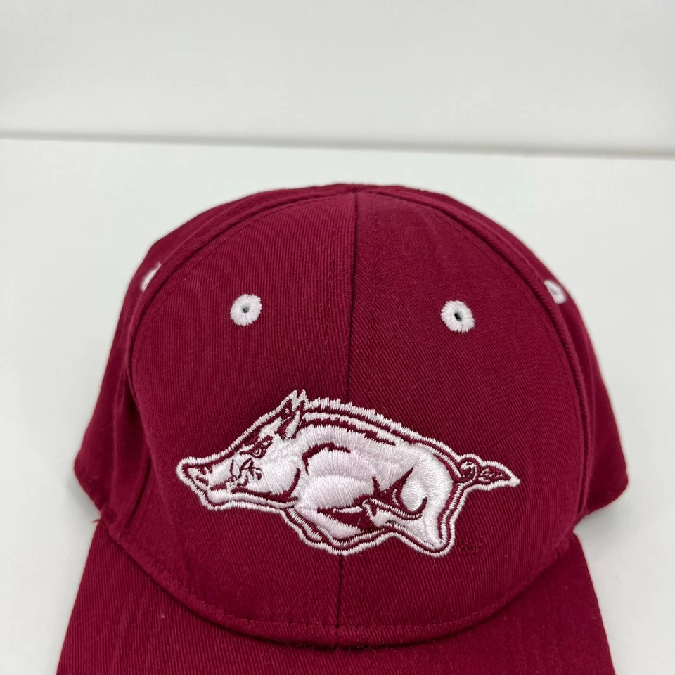 Sombrero Top of The World corte elástico infantil talla única rojo Arkansas Razorbacks NCAA Foto 3 de 4