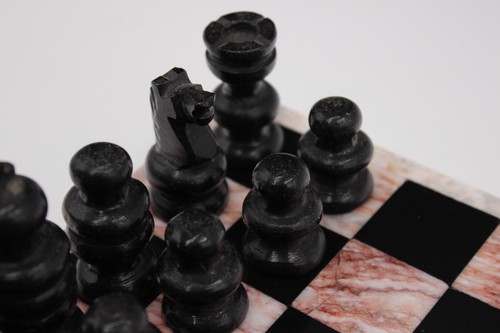 Onyx Chess Set Pink And Black 32 Pieces Board 10.25" Handmade Vintage Set - Picture 5 of 16