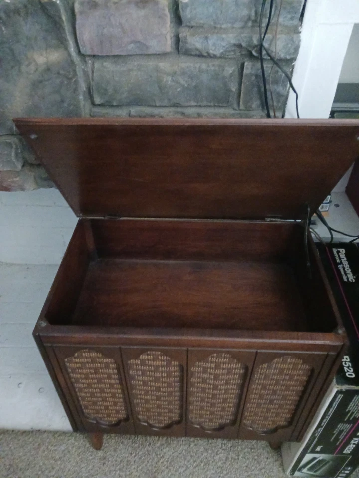 RECOGIDA LOCAL Raro Mediados de Siglo Moderno Altavoz Mesa auxiliar Muebles Antiguos Foto 3 de 4