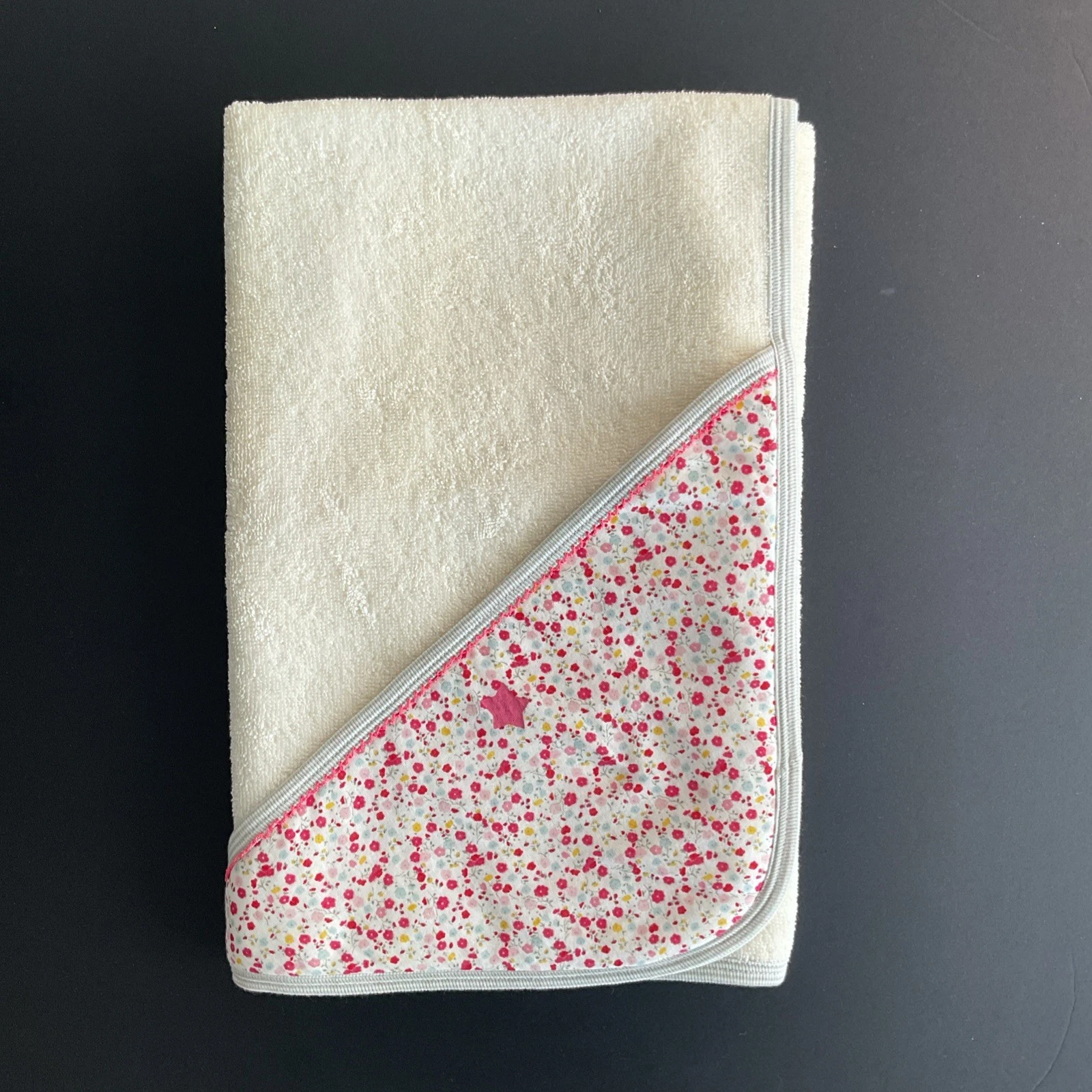 PETIT BATEAU BABY GIRL HOOED TOWEL IVORY TERRY/ PINK FLORAL & GREY /WT TRIM NWT
Opens in a new windo