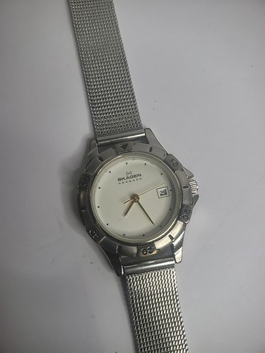 Skagen Denmark Wristwatch Watch Silver Tone Womens 63SGS Silver Mesh Band Date - Picture 3 of 10